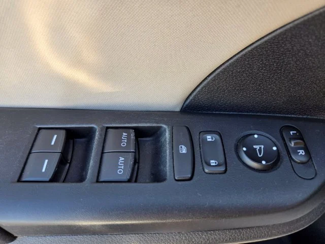 Used 2020 White Honda EX image 34