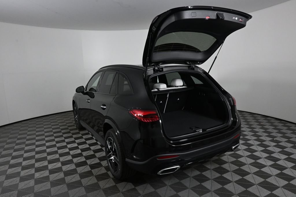 New 2026 Obsidian Black Metallic Mercedes-Benz GLC 300 image 31