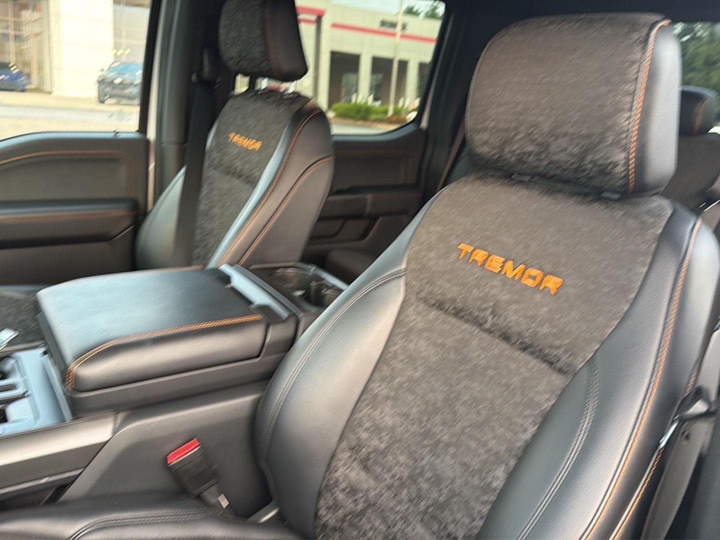 Used 2025 Oxford White Ford Tremor image 31