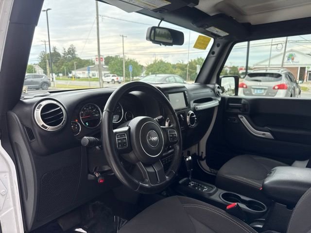 Used 2017 White Jeep Unlimited Sahara image 12