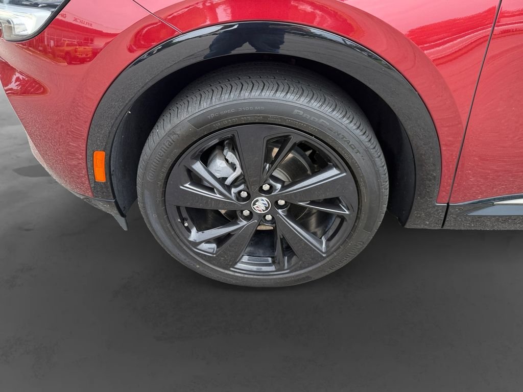 Used 2023 Red Buick Preferred image 9