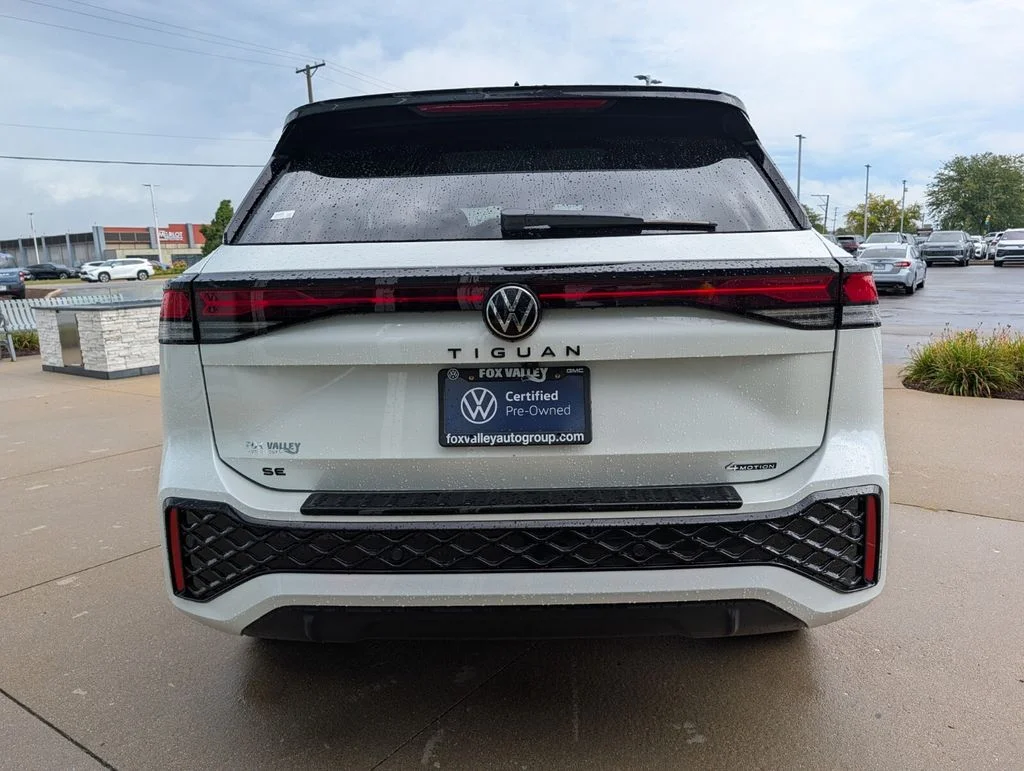 Certified Used 2026 White/off-white Volkswagen SE R-Line Black image 5