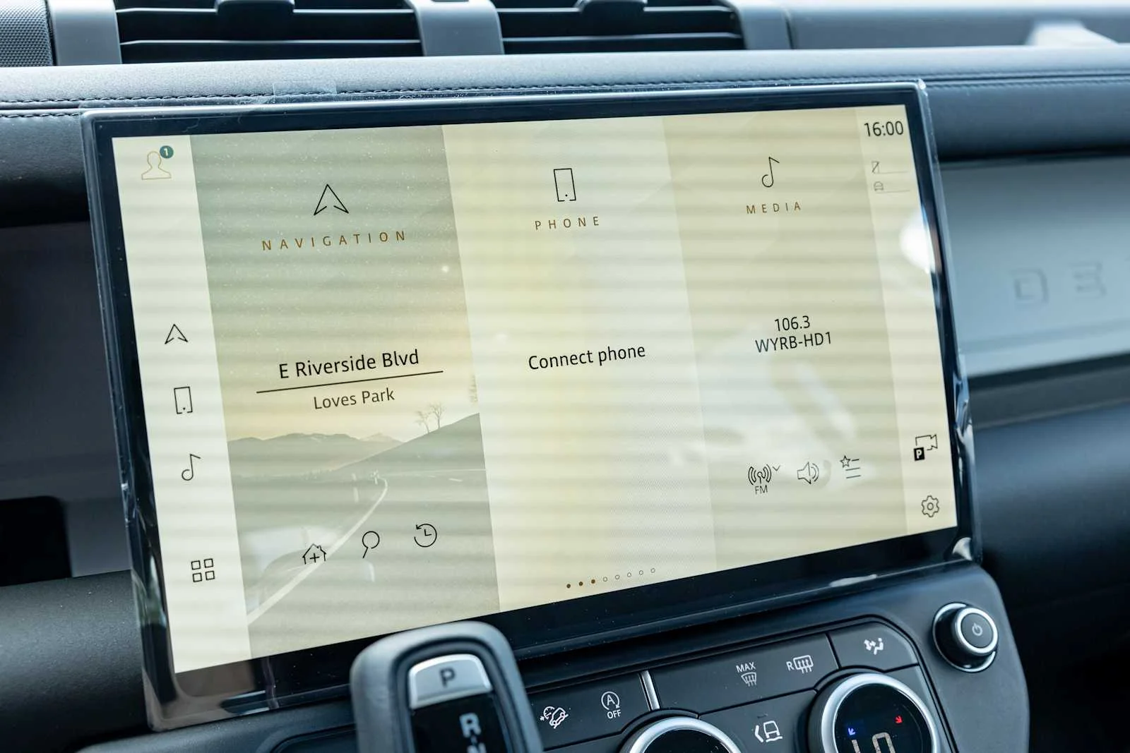 New 2026 Fuji White Land Rover S image 19