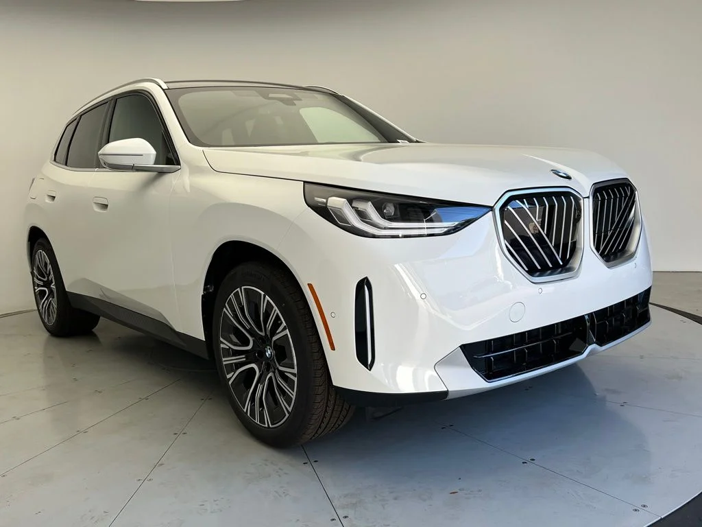 New 2026 Alpine White BMW 30 xDrive image 2
