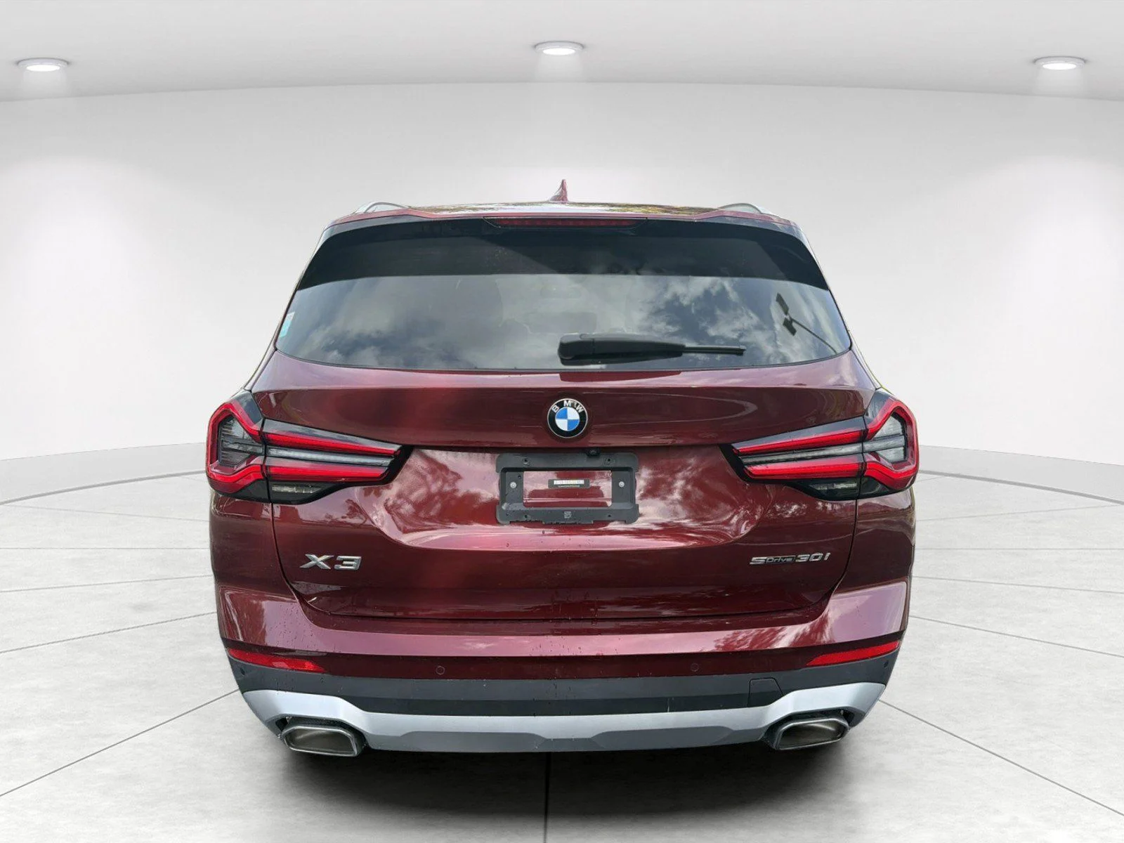 Used 2023 Aventurin Red Metallic BMW sDrive30i image 5