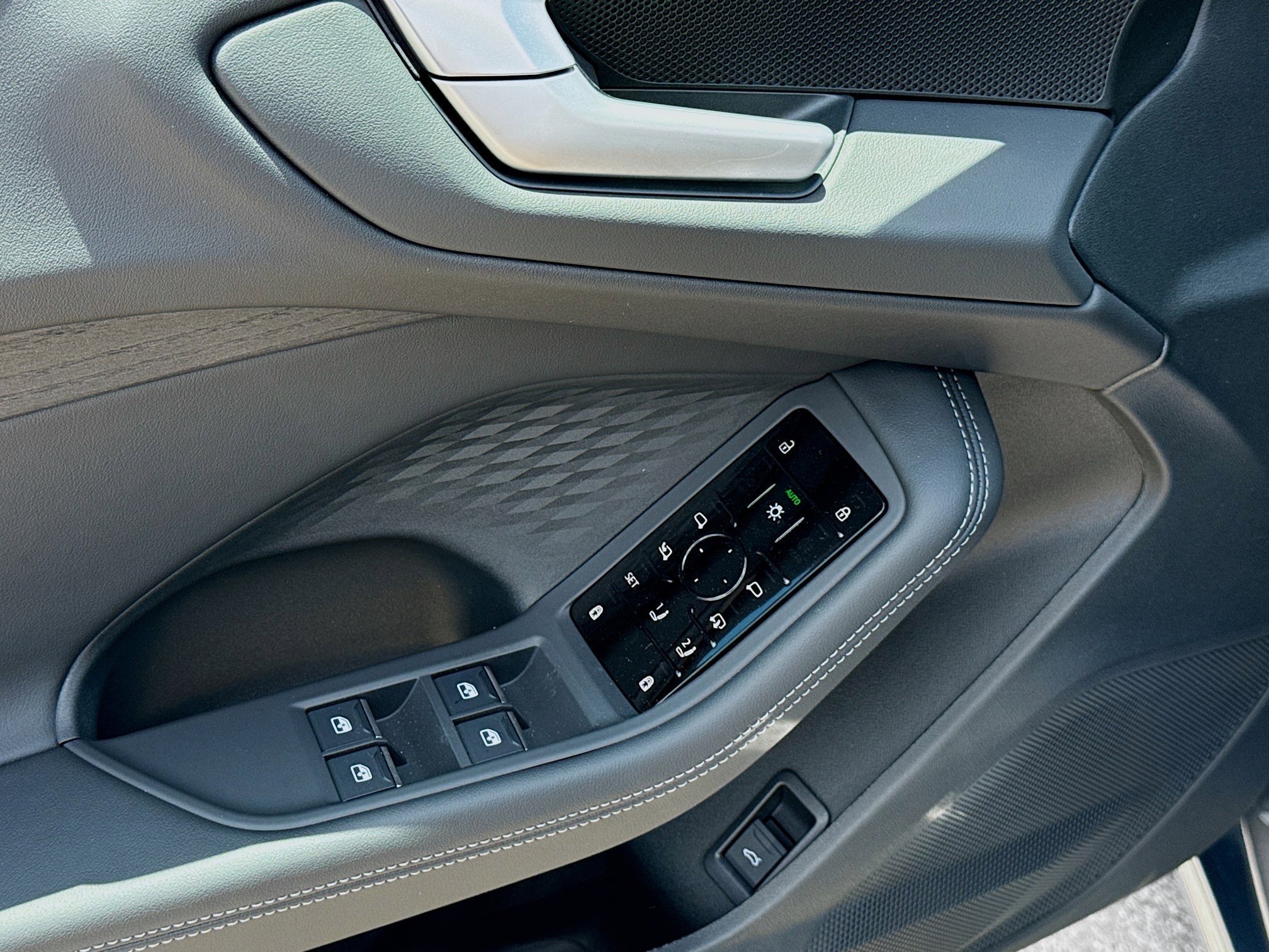 New 2026 Horizon Blue Metallic Audi Premium image 22
