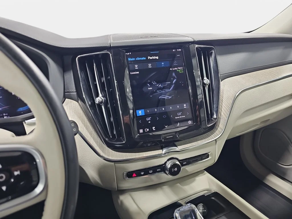 Used 2022 Brown Volvo T8 Inscription image 22