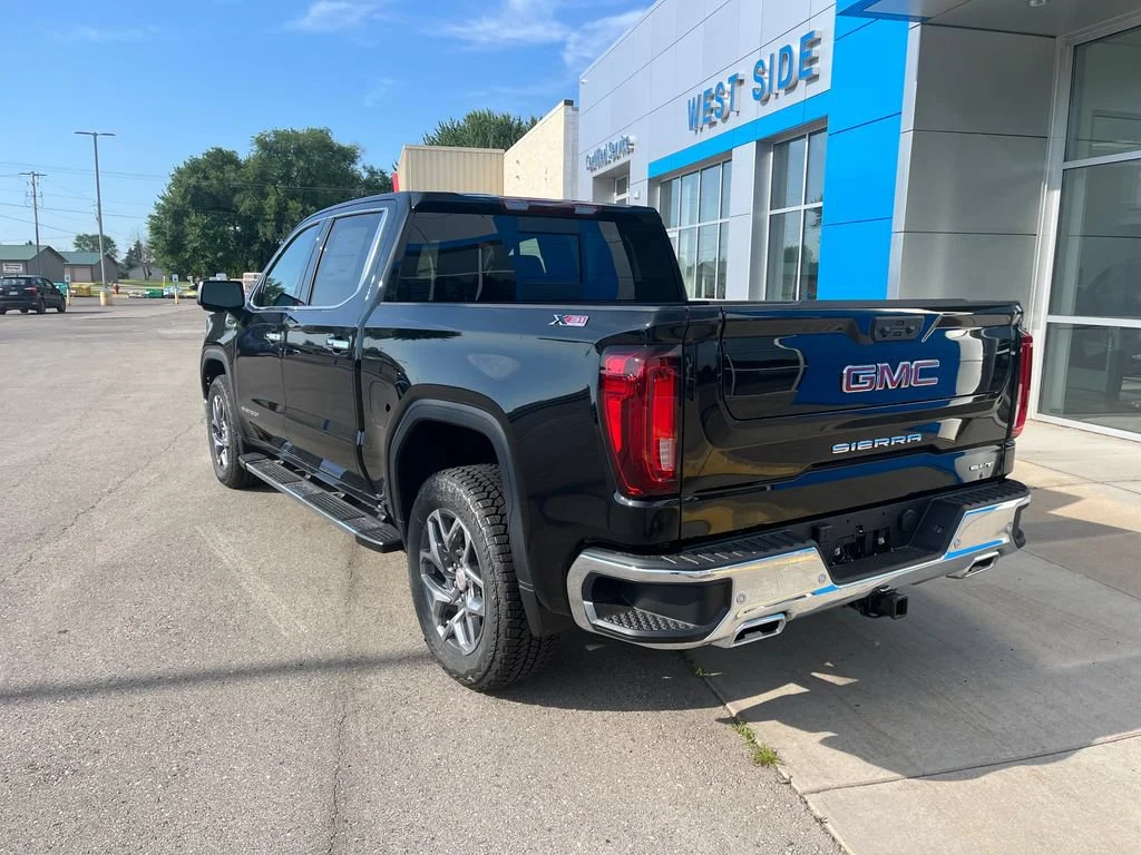 2026 GMC Sierra 1500 SLT - Photo 7