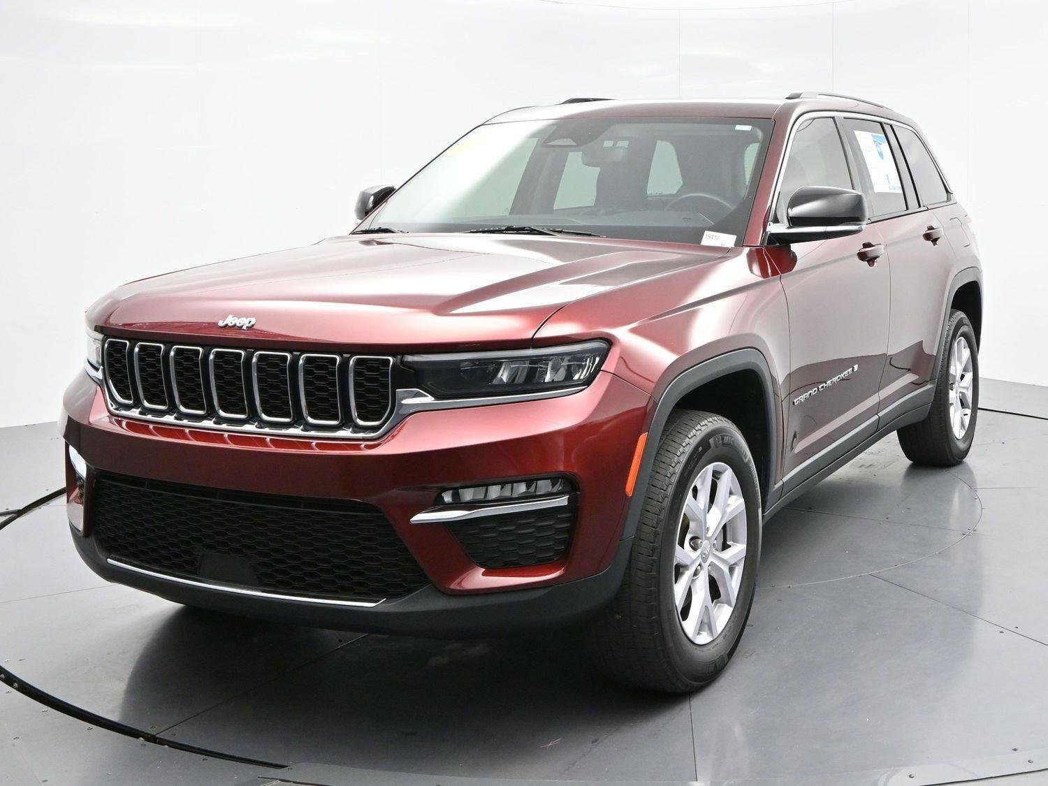 Used 2022 Red Jeep Limited image 3