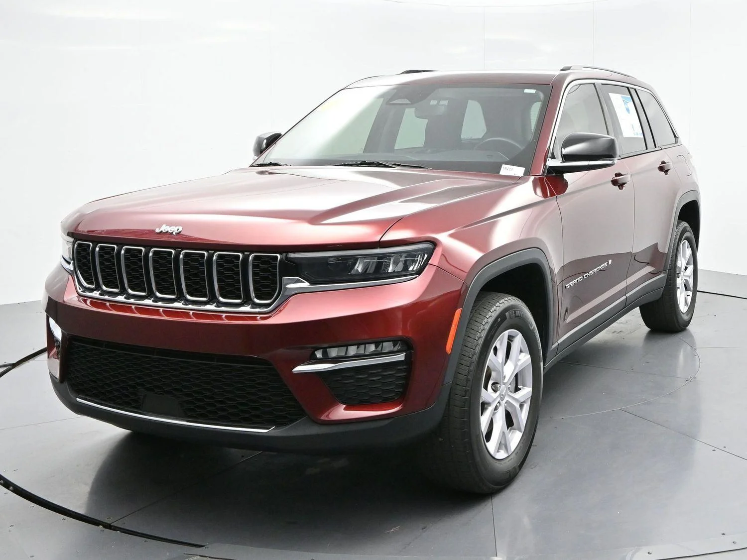 Used 2022 Red Jeep Limited image 3