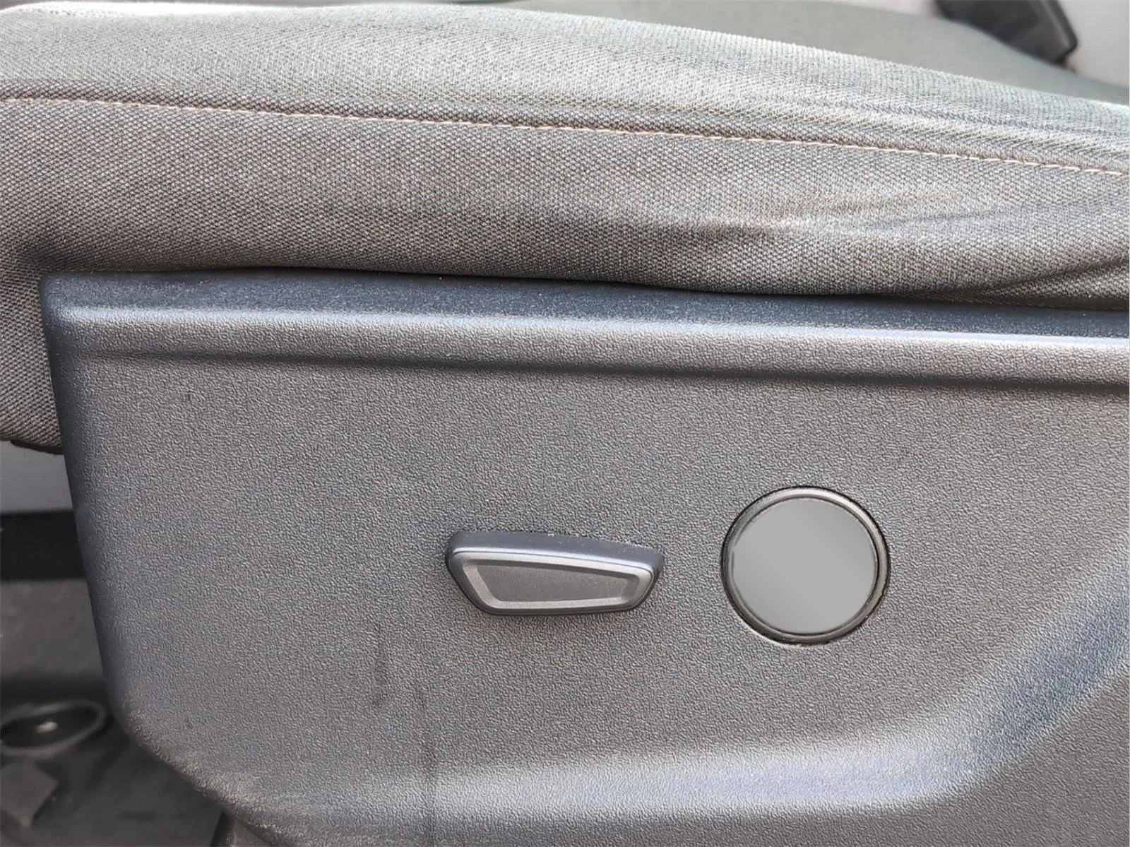 Used 2023 Iconic Silver Ford XLT image 18