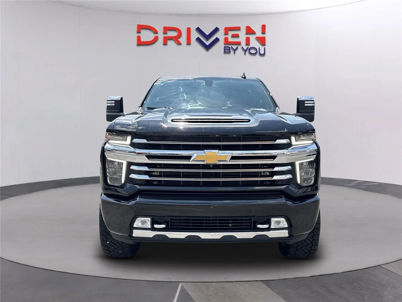 Used 2022 Black Chevrolet High Country image 9
