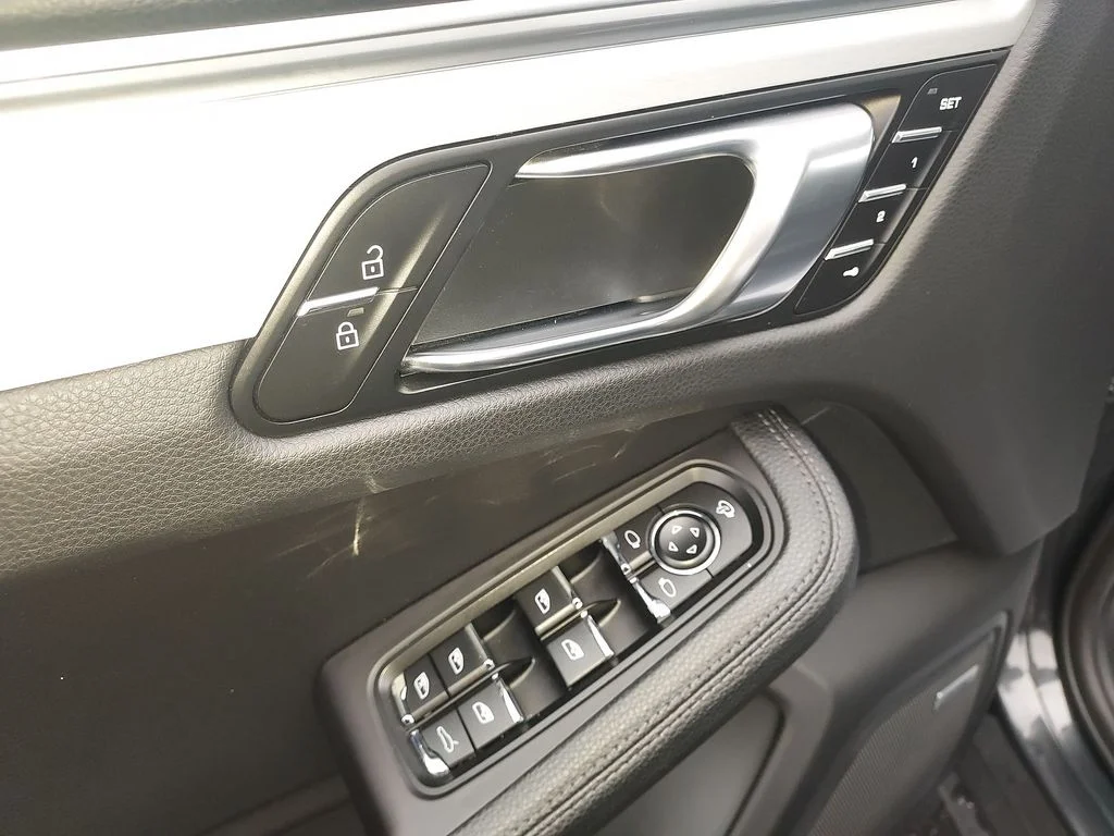 Used 2022 Black Porsche Base image 19