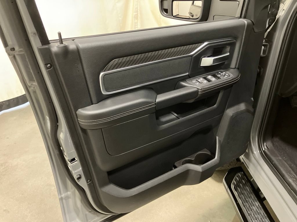 New 2026 Ceramic Gray Clear-Coat Exterior Paint RAM Big Horn image 10