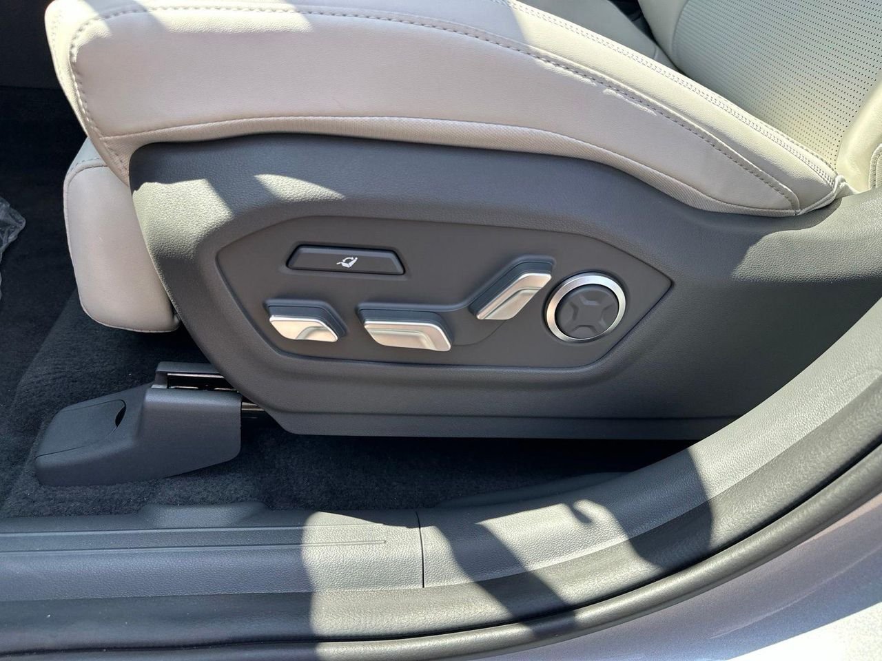 New 2027 Silver Hyundai Calligraphy AWD image 99