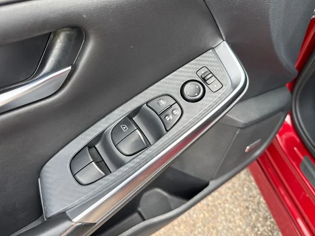 Used 2024 Red Nissan SR image 12
