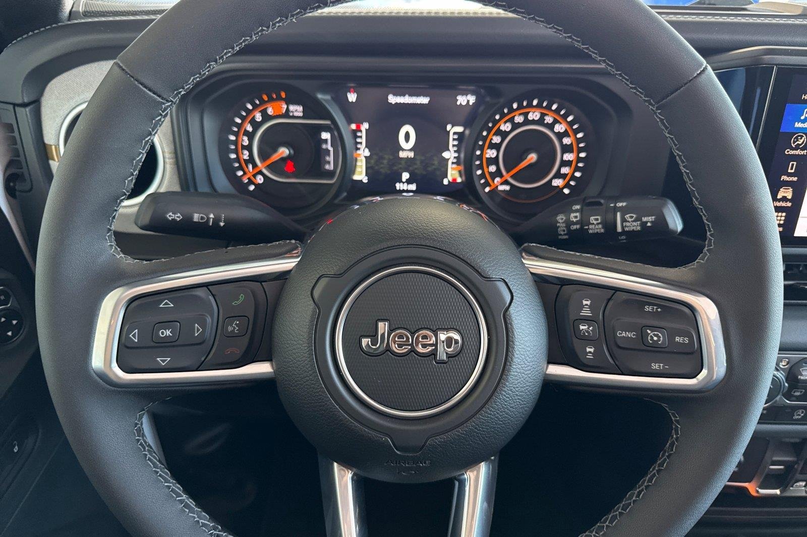 New 2026 Bright White Clearcoat Jeep Sahara image 23