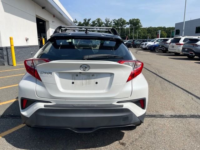Used 2019 White Toyota XLE image 4