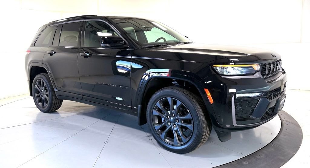 2026 Jeep Grand Cherokee Limited Reserve 4x4's photo