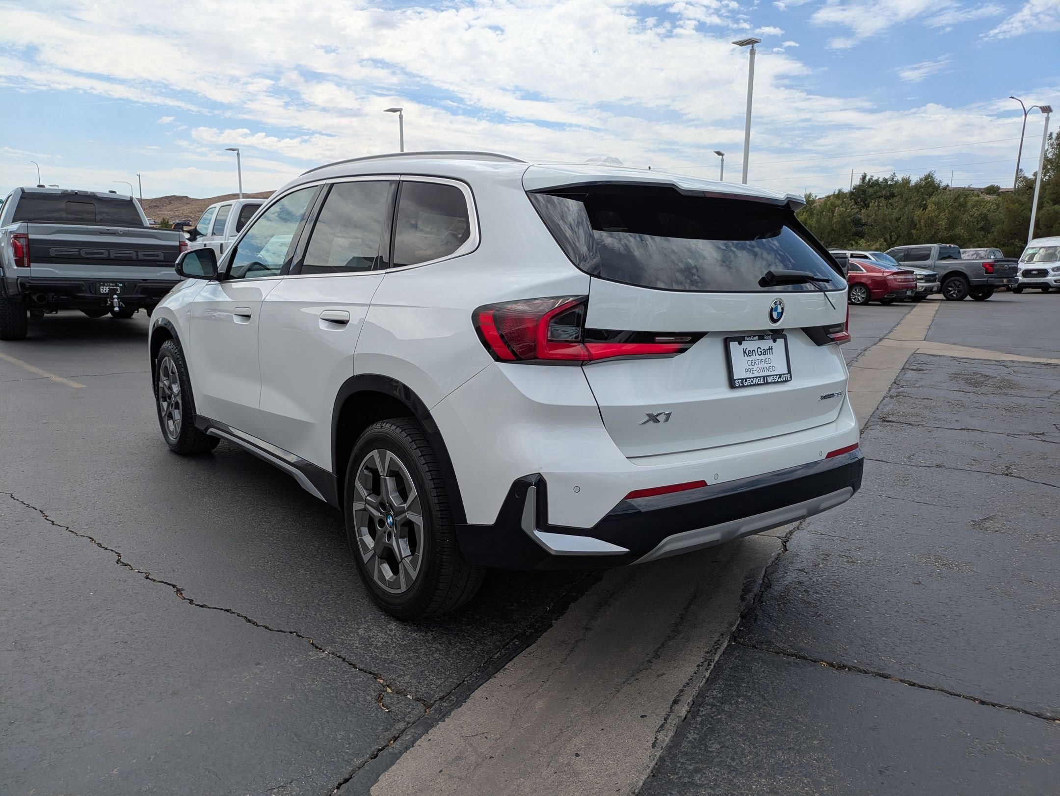 Used 2024 Mineral White Metallic BMW xDrive28i image 5