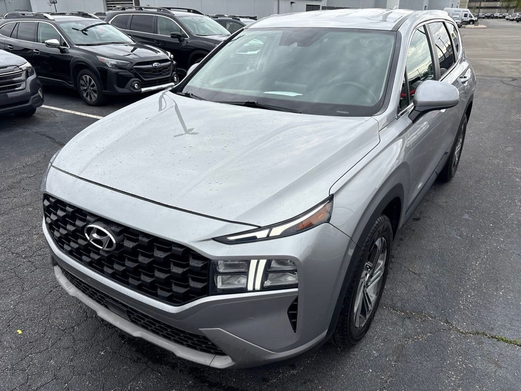 Used 2021 Silver Hyundai SE image 6