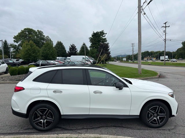 New 2027 Polar White Mercedes-Benz GLC 300 image 44