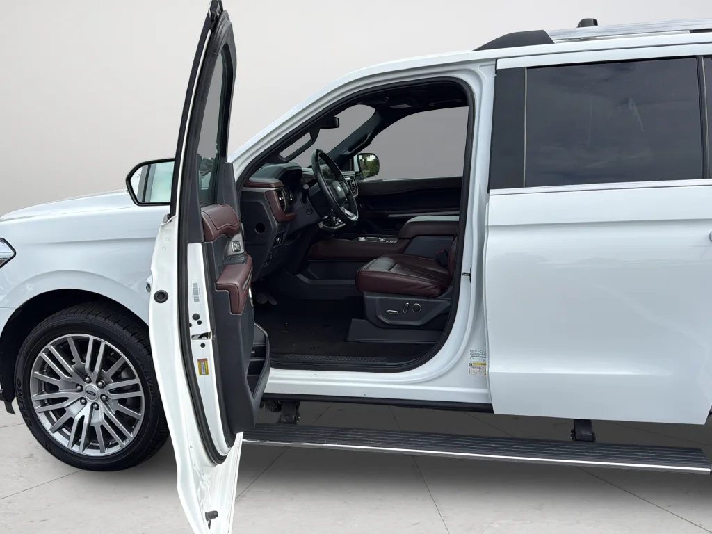 Used 2024 White Ford Limited image 42