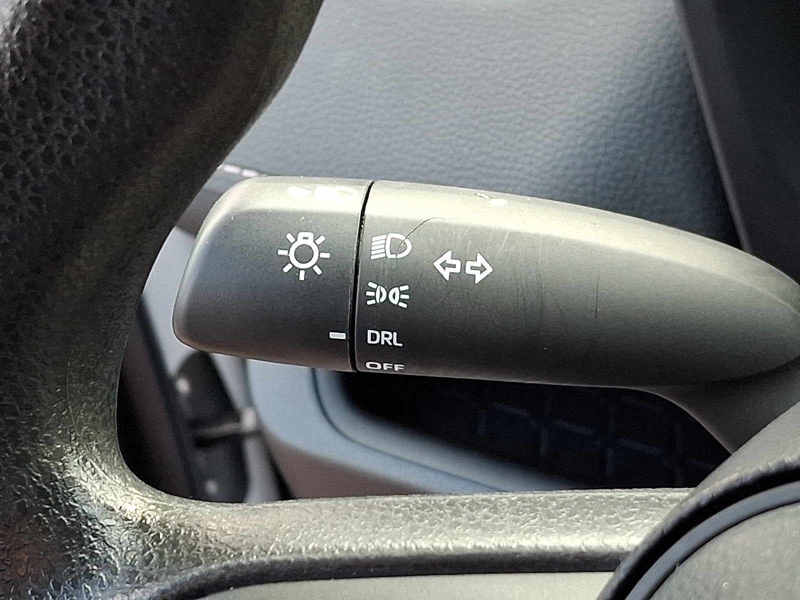Used 2025 Ice Cap Toyota Hybrid LE image 23
