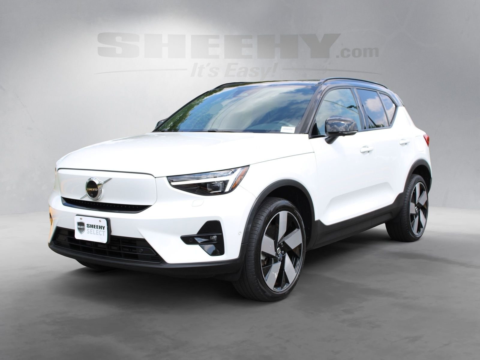 Used 2023 White Volvo Ultimate image 15