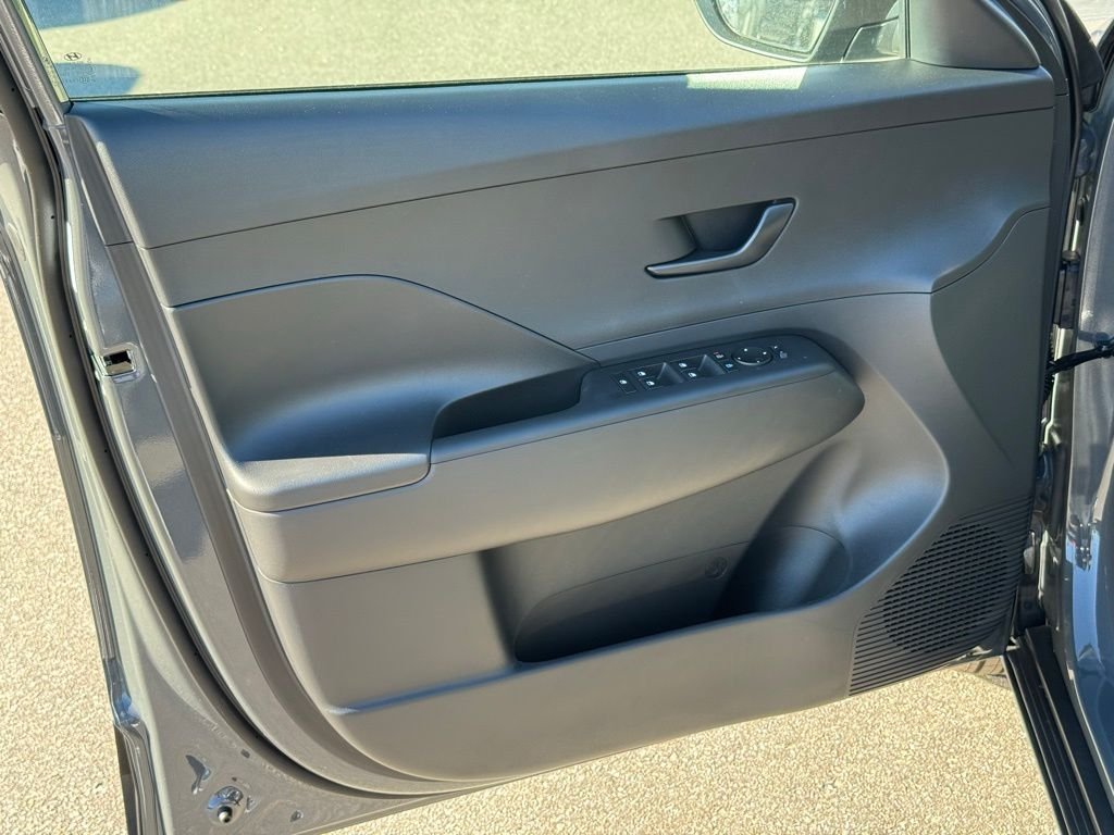 2026 Hyundai Kona SE - Photo 17