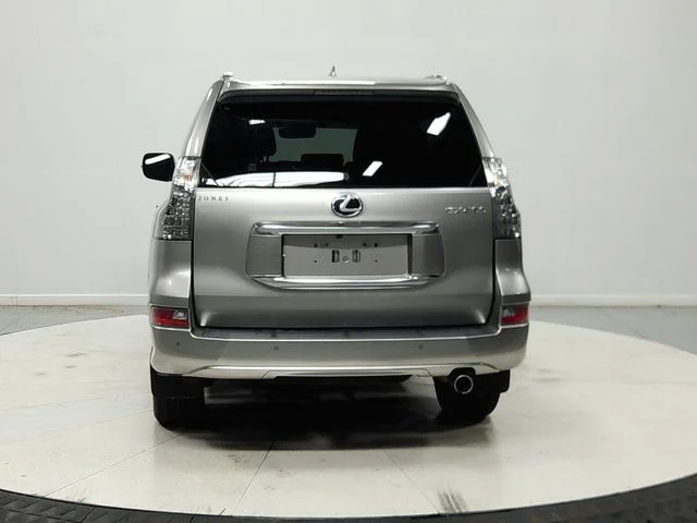 Used 2023 Silver Lexus 460 image 7