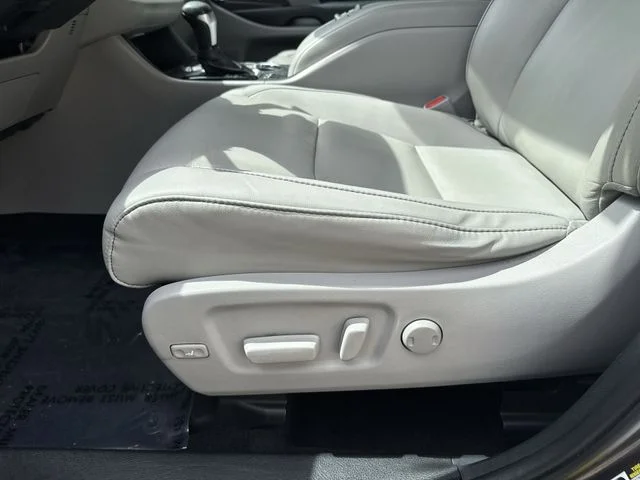 Used 2019 Gray Toyota XLE image 28