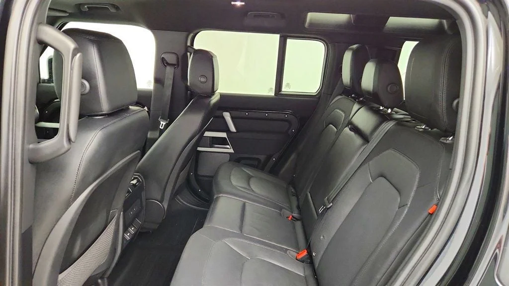 Used 2023 Santorini Black Metallic Land Rover 110 X-Dynamic SE AWD w/ Air Suspension & Cold Climate Pkgs + ACC image 23