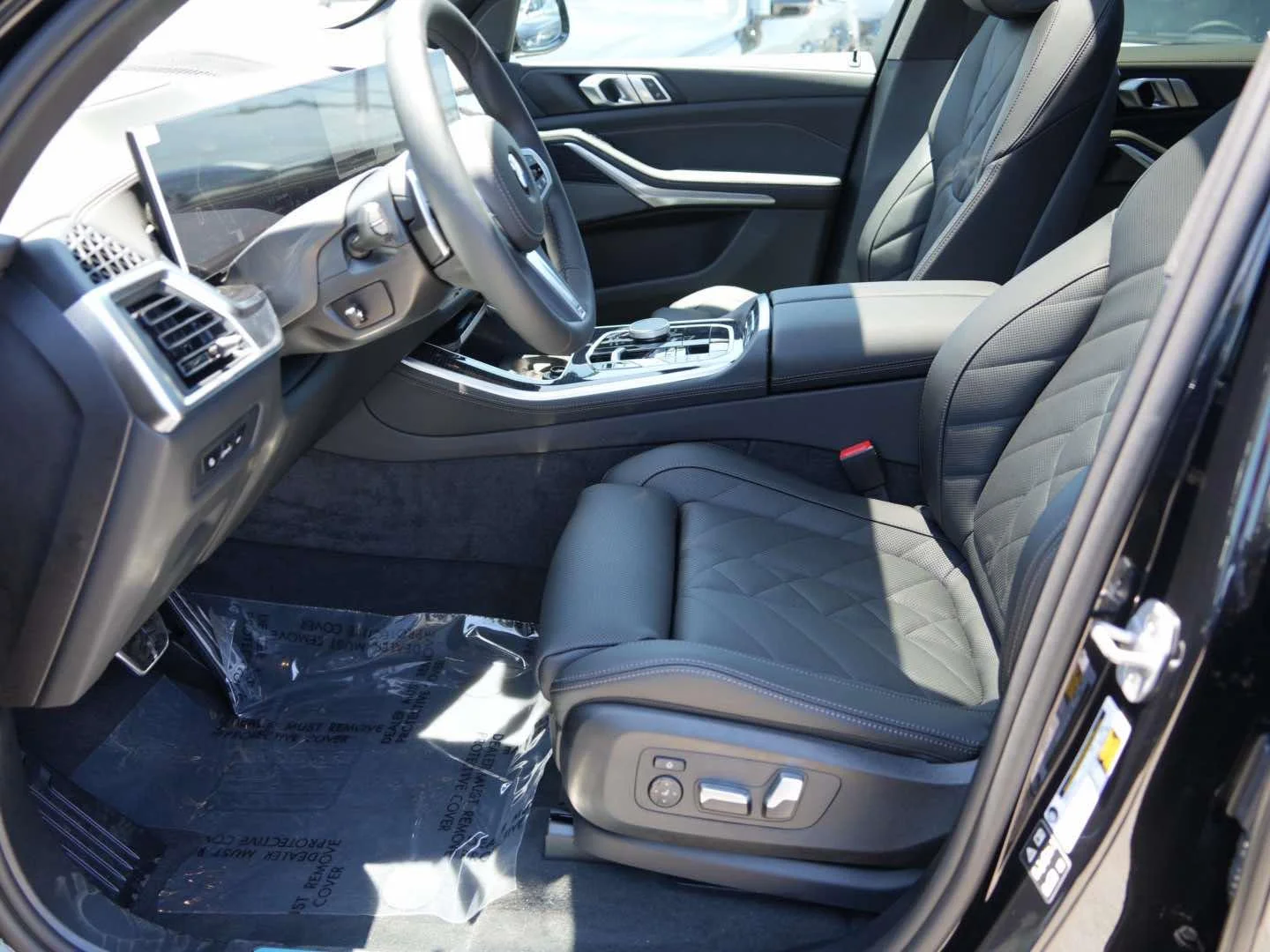 New 2026 Black Sapphire Metallic BMW xDrive40i image 15
