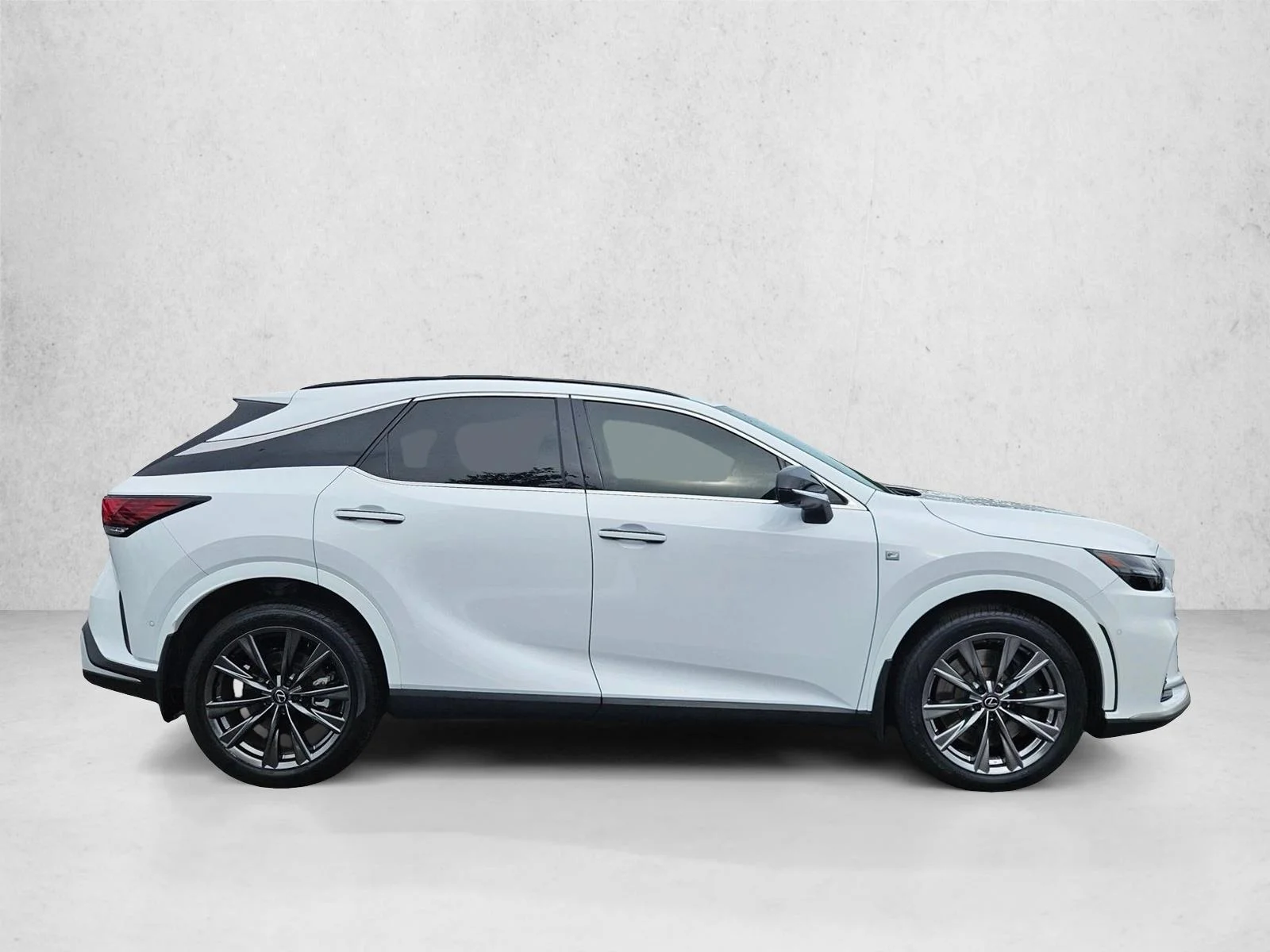 Certified Used 2024 Ultra White Lexus RX 350 F SPORT Handling image 4