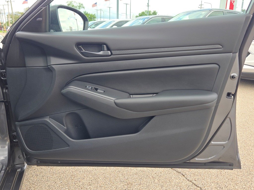 Certified Used 2025 Gray Nissan 2.5 S image 8
