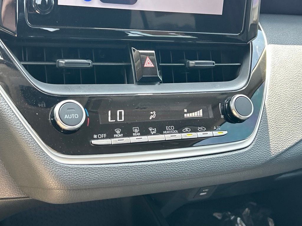 Used 2025 White Toyota LE image 33