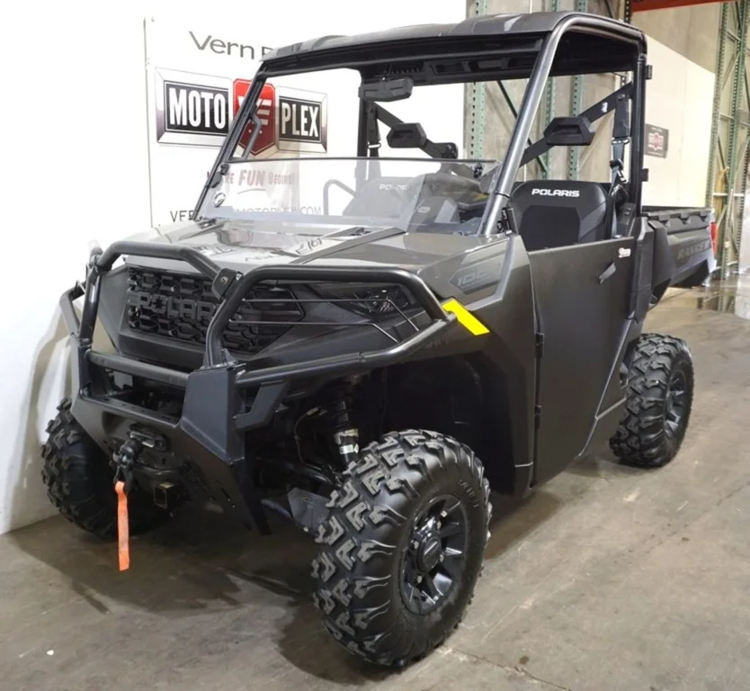 Used 2025 BLACK Polaris Premium image 3