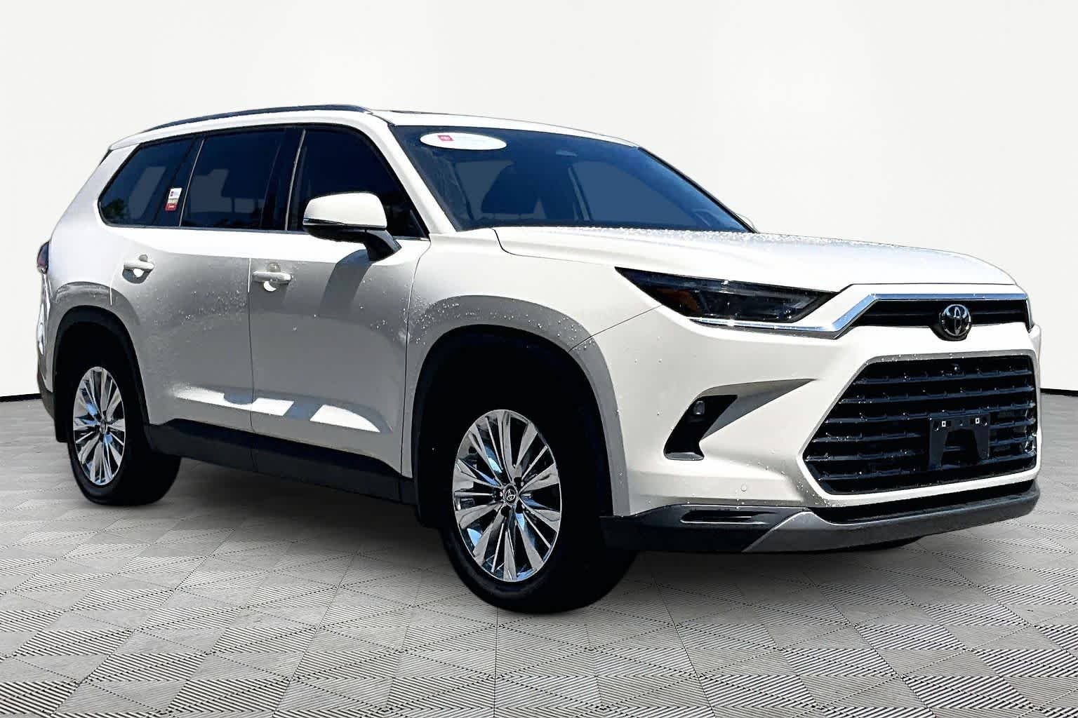 Used 2024 Coastal Cream Toyota Platinum image 3