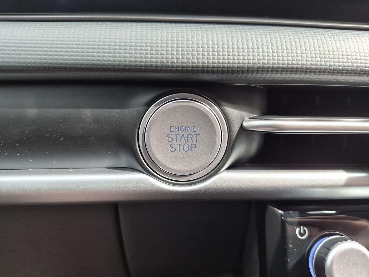 New 2026 Shimmering Silver Hyundai SEL AWD image 28