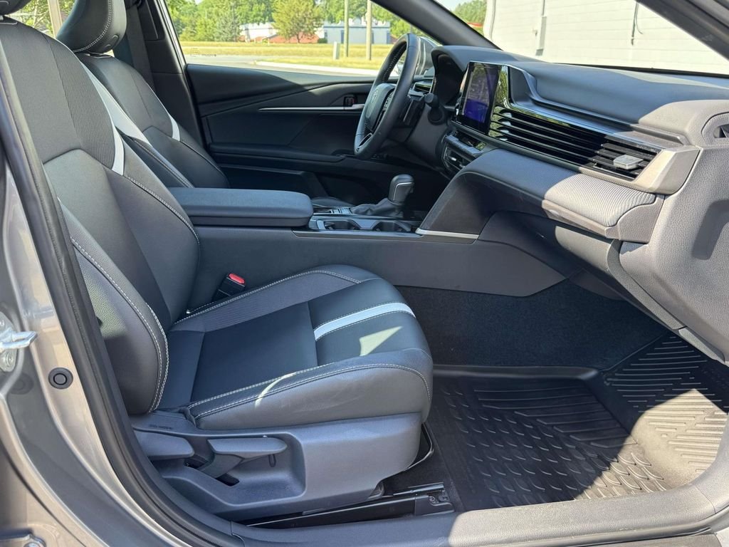 Used 2025  Toyota SE image 14
