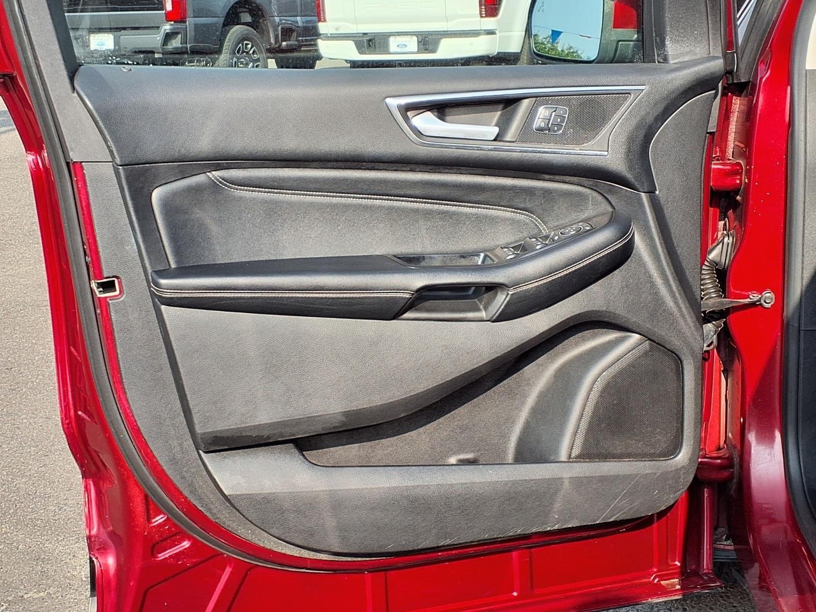 Used 2016  FORD TITAN image 28