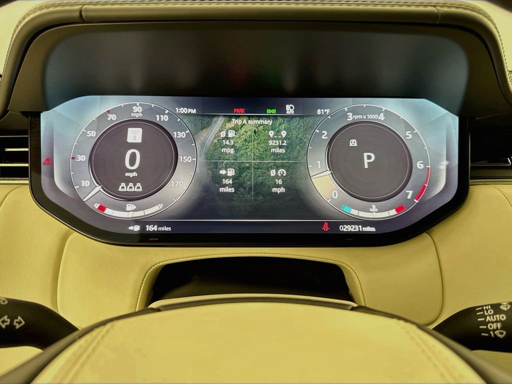 Used 2022 Gray Land Rover SE image 12