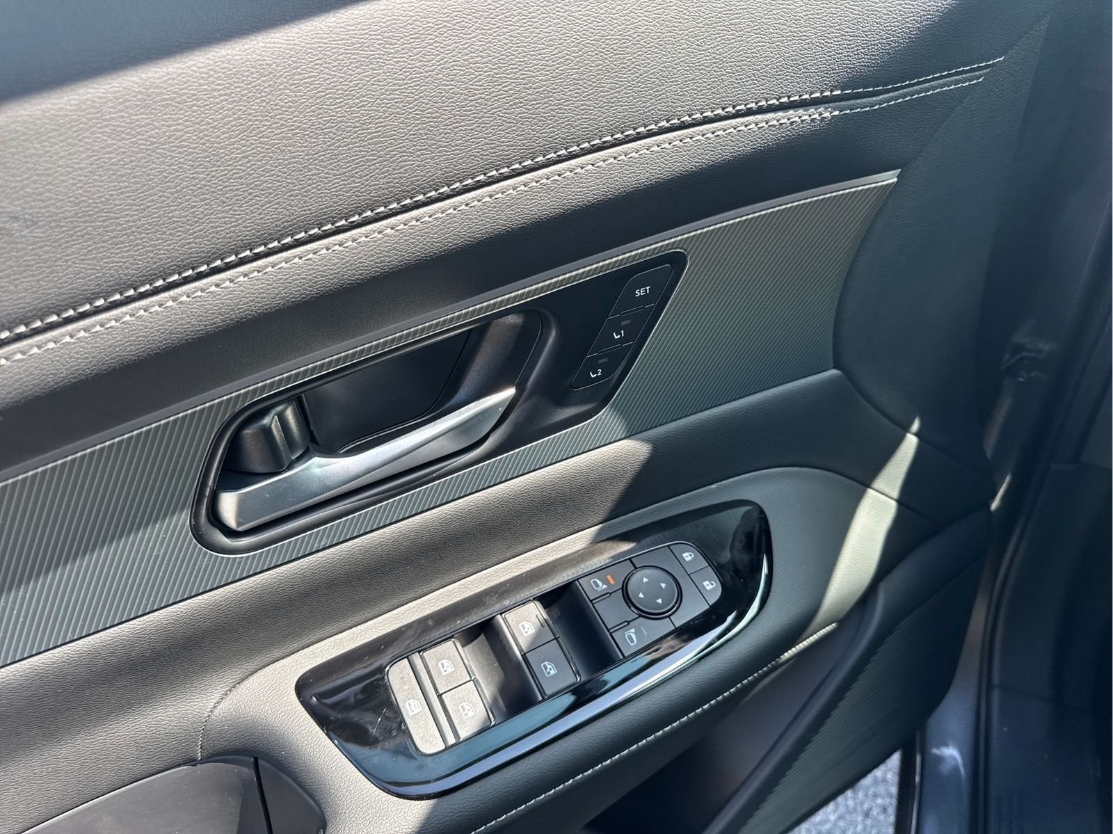New 2026 Gray Nissan SL image 17