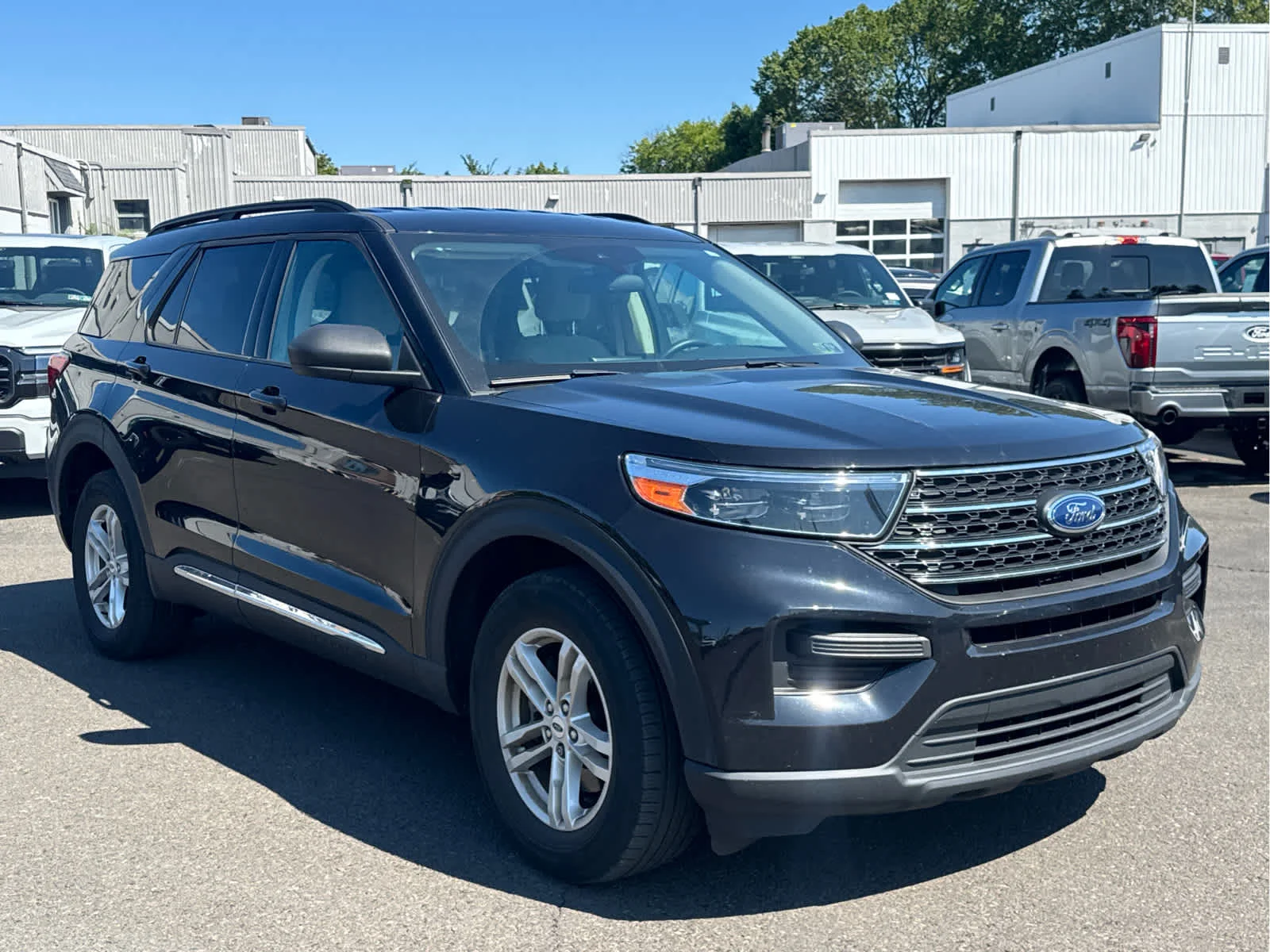 Used 2023 Agate Black Metallic Ford XLT image 6