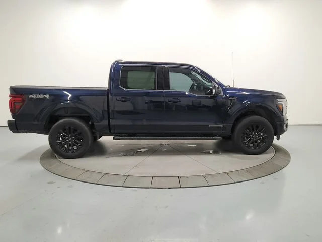 Used 2024  Ford Lariat image 8