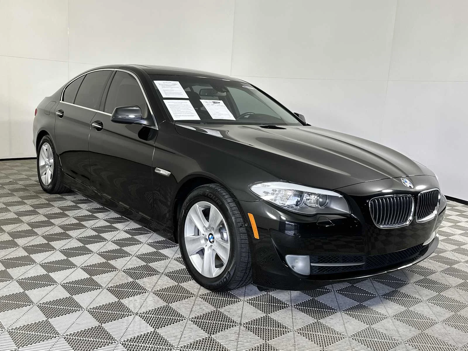Used 2012 BMW 5 Series 528i with VIN WBAXG5C55CDW24790 for sale in Auburn, AL