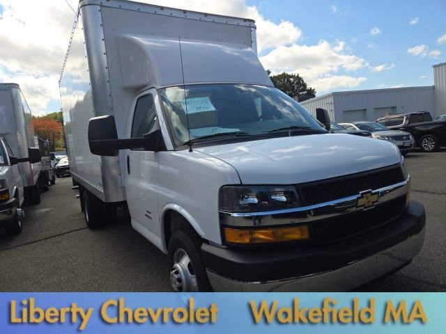 Used 2024 Summit White Chevrolet 2WT image 3