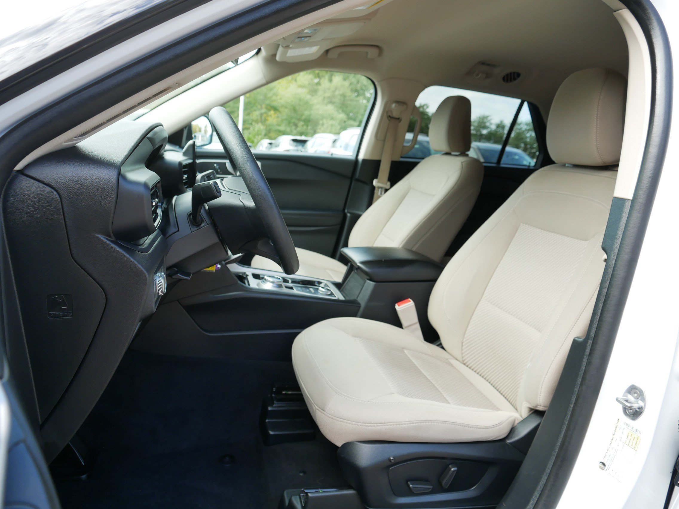 Used 2021 Oxford White Ford Base image 33