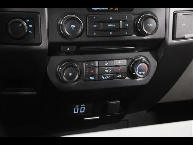 Used 2018 Ingot Silver Ford XLT image 41